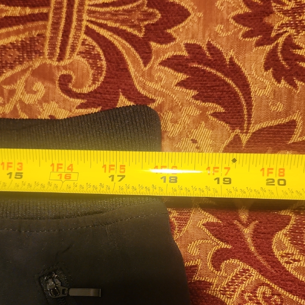 Chico's Zenergy Black Capri Lightweight Pants, Chico's Size 2 (12), Like New - Picture 9 of 12